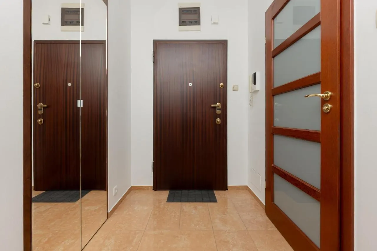Zelazna Comfortable Apartment Center Of Warsaw By Noclegi Renters